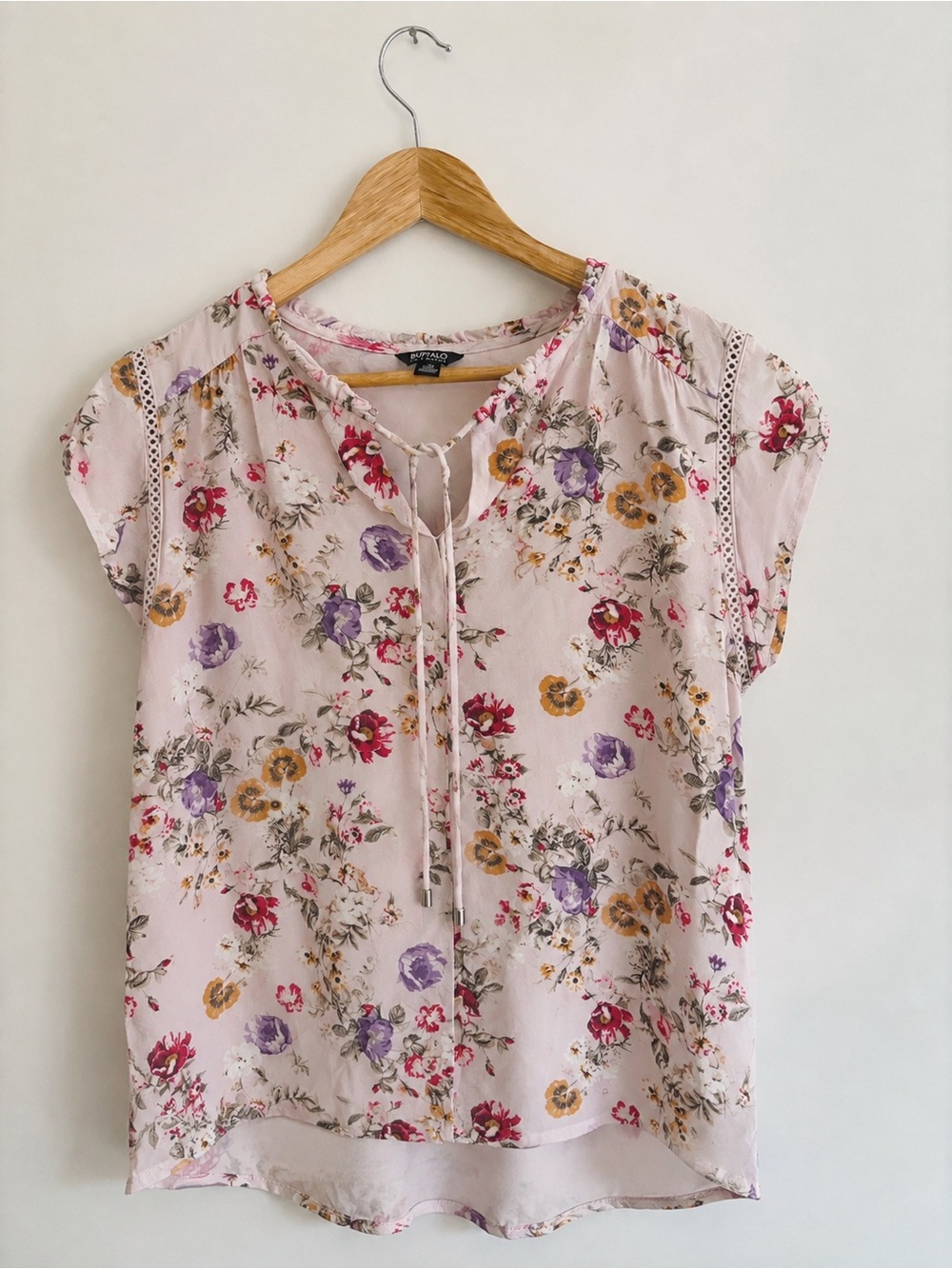 Buffalo David Bitton Pink Floral Blouse, Viscose Tie Neck Cap Sleeve, Size S